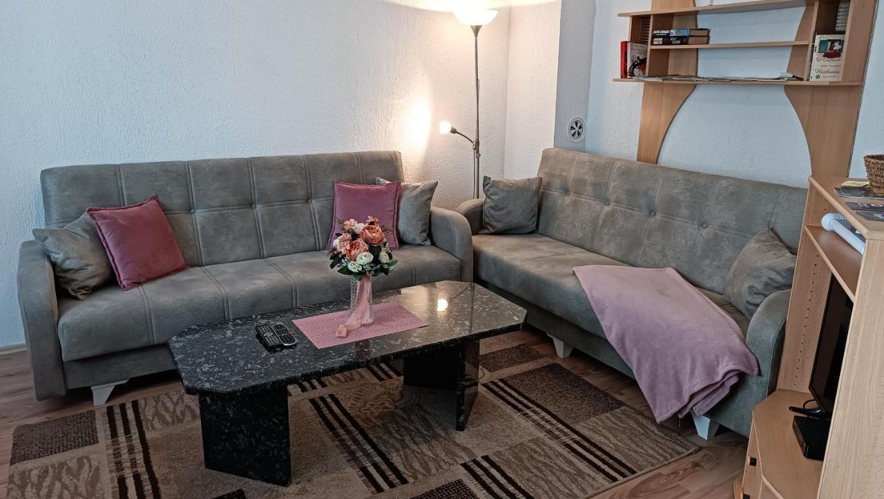 City Park Apartments Prishtine Bagian luar foto