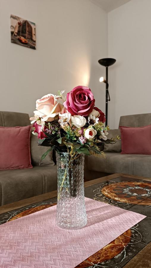 City Park Apartments Prishtine Bagian luar foto