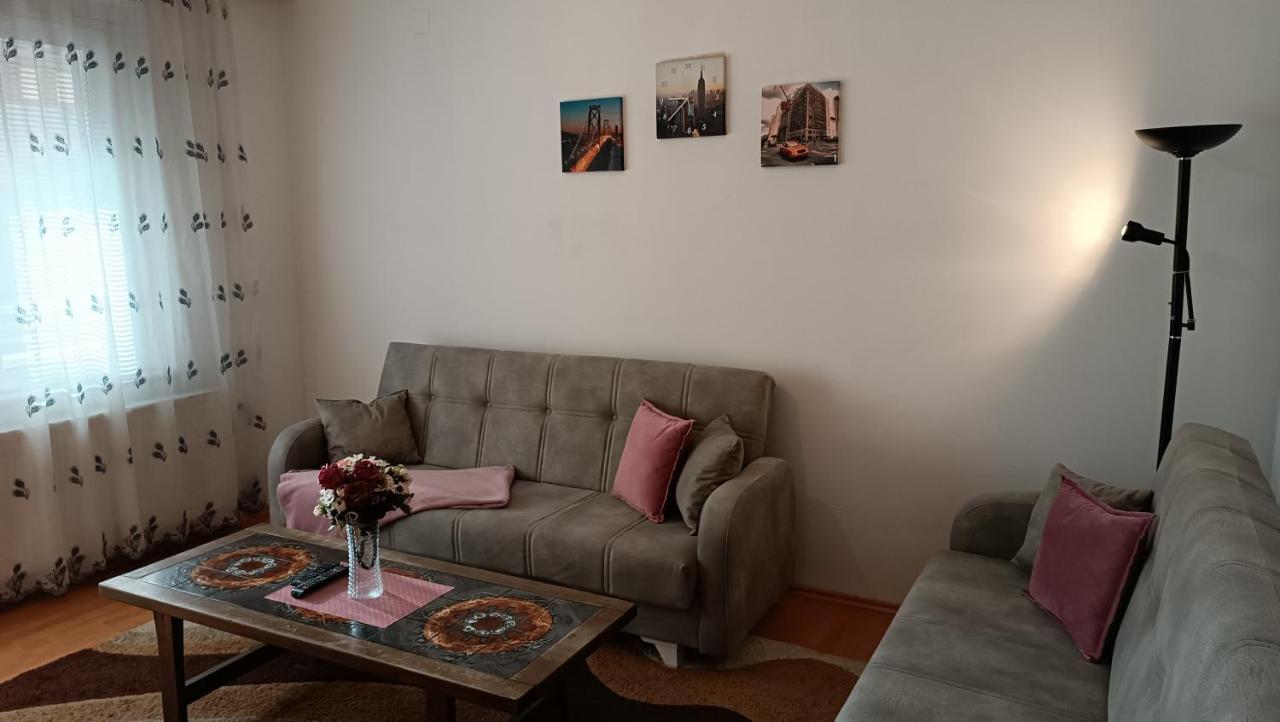 City Park Apartments Prishtine Bagian luar foto