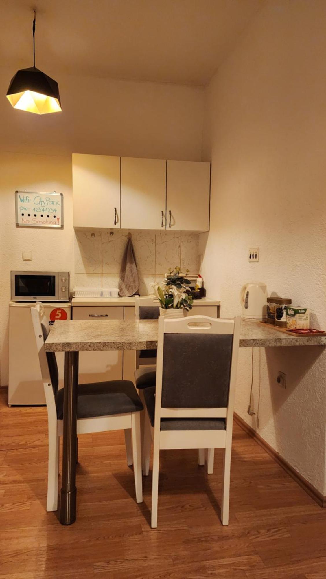 City Park Apartments Prishtine Bagian luar foto
